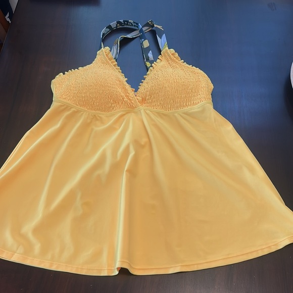 Summer Mae V-Neck Tankini Smocked
Top with Boy Shorts Tummy Control Swimsuit XL - Picture 11 of 11